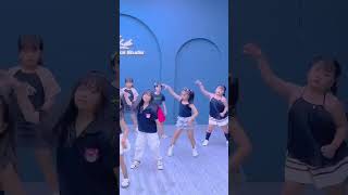 Ping pong dance dancestudio kpop [upl. by Lirva]