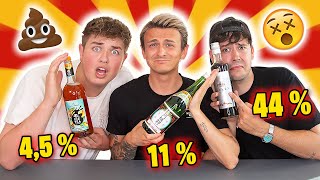 Wer schlechter SCHÄTZT muss TRINKEN 🤤🍷  mit CrispyRob amp Smiley [upl. by Alboran285]