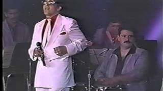 Hector Lavoe  quotAires De Navidadquot En Vivo [upl. by Sirapal]