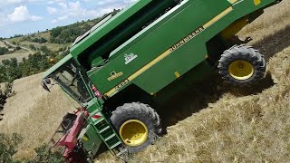 Grosse frayeur Moissonneuse dans une pente a  40  JOHN DEERE 2254 hillmaster [upl. by Eecyal]