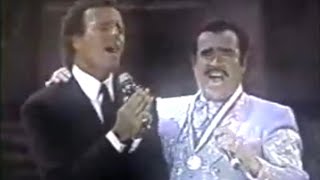 Vicente Fernández amp Julio Iglesias En Vivo [upl. by Ayocal135]