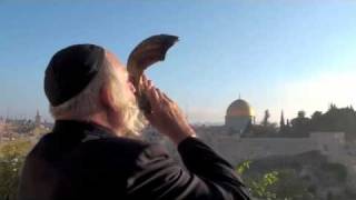 Jerusalem Shofar at Sunrise  Amazing [upl. by Notlih]