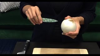 How To Cut An Onion Without Crying [upl. by Tartan841]