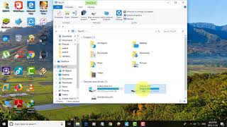 How to add your favorites folder to Quick access in Windows 10 [upl. by Yanat]