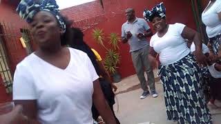 HOW TO DANCE TO TRADITIONAL OVIMBUNDU SONGS FROM ANGOLA angolaTraditionaldancenamibiaafrica [upl. by Gill]