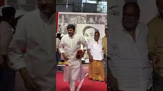 Rajendra prasad Sapthagiri emotional hug రాజేంద్రప్రసాద్ గారిని గట్టిగా హత్తుకుని ఓదార్చిన సప్తగిరి [upl. by Ahseina]