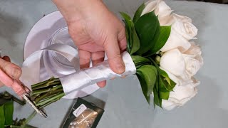 Arranging a perfect bridal bouquet with 12 roses [upl. by Arabela]