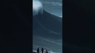 Venha ver aos ondas gigantes de Nazaré de perto nazaré [upl. by Nibur210]