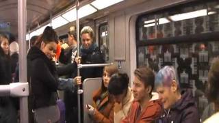 Lachen in der UBahn  official [upl. by Kurys]