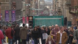 Madrileños por el Mundo Glasgow [upl. by Aniryt]