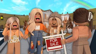 Family Go FALL HOUSE SHOPPING NEW NEIGHBORHOODHAUNTED HOUSE VOICE RP Roblox Bloxburg Roleplay [upl. by Lisetta]