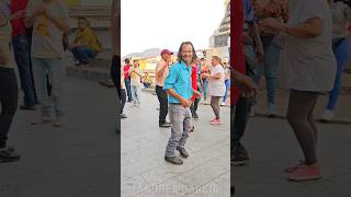 Pedro el escamoso bailando el pirulino salvadoreño plazalibertad viral paraty shorts [upl. by Nylarej]