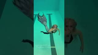 MERMAID IN A SWIMMING POOL  Bubble Kisses amp Underwater Tricks by Mermaid Phantom shorts [upl. by Eatton]