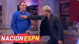 Wrestling champion Kazuchika Okada delivers chop but not piledriver to Max Bretos  Nación  ESPN [upl. by Aya]