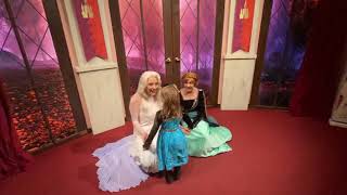 Frozen 2 Elsa and Anna meet and greet at Disneyland with disneyprincesspaisley [upl. by Stacy663]