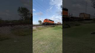 Spotted BNSF 2517 pulling freight while going backwards leaving BNSF Casey yard [upl. by Hoeg]