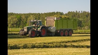 Grassilage mit Ladewagen und Siloverteiler [upl. by Akemahc]