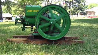 John Deere 15 hp E series Hit and Miss Engine Start and Run  One Crank [upl. by Hcahsem786]