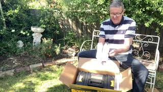 Dewalt  XR Flex Volt Dust Extractor Inspection straight outathebox [upl. by Orly]