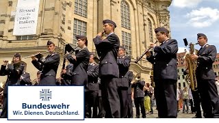 quotKlingende Stadtquot Dresden Überraschungskonzert des Luftwaffenmusikkorps der Bundeswehr [upl. by Neerac402]