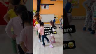 Penguen dansı ile ritim çalışması🤓 kindergarten funnychallenge pinguindance [upl. by Wane367]