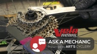 Ask A Mechanic Removing Jammed Cassettes From Alloy Freehub Bodies [upl. by Enilrahc]