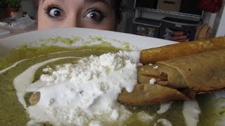 Flautas doradas crujientes ahogadas en salsa verdeMarisolpink [upl. by Enwahs354]