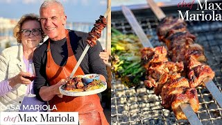 🔥 AGNELLO ALLO SPIEDO cotto ALLA BRACE nel BBQ a legna e 3 contorni  Ricetta di Chef Max Mariola [upl. by Aelhsa176]