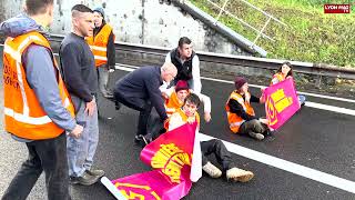 Lyon  les militants de Dernière Rénovation de retour la M6 bloquée par les activistes écologistes [upl. by Johnnie]