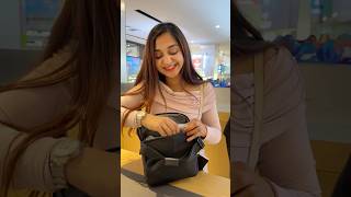 Pehli Anniversary mai Mila ye Gift 🎁😍 shorts trendingshorts minivlog viral meghachaube [upl. by Anirbak]