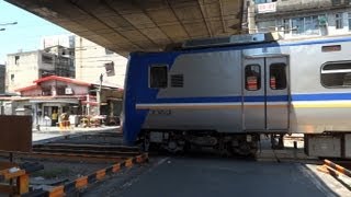 1198次區間車通過基隆市仁愛區成功路平交道 [upl. by Karoline468]