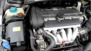 Volvo V70 2001 B5244S2 5cylinder engine under the hood running idle [upl. by Pasahow168]