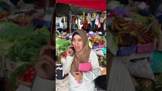 NUR KETINGGALAN DI PASAR 😩 ngakak comedy lucu komedi hiburan funny nurrayni25real [upl. by Raffarty]