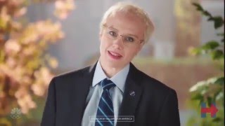 SNL‘s Hillary Clinton Literally Turns Into Bernie Sanders [upl. by Yahiya]