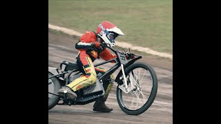 Making history Electric speedway bike vs petrol ERacing Test rider Seth Norman [upl. by Litt]