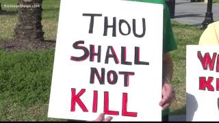 Cherish Perrywinkles mom antideath penalty protesters clash outside courthouse [upl. by Lucey366]