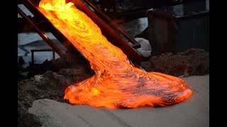 Man Captures Icelandic Volcanic Eruption Up Close [upl. by Sunshine]