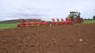 KUHN  VARICHALLENGER semimounted ploughs in action [upl. by Kuehnel]