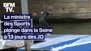 Amélie OudéaCastera plonge dans la Seine à 13 jours des Jeux olympiques [upl. by Aihsyt]