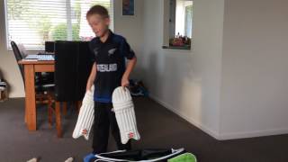 Whats in my cricket kit bag [upl. by Vierno]