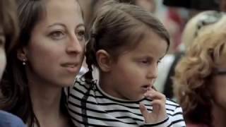 A Little Girl Gives A Coin To A Street Musician And Gets The Best Surprise In Return [upl. by Hyacinthia912]