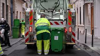 Paris  Ramassage quotidien des poubelles par les éboueurs de la ville  Babashot [upl. by Ellirehs]