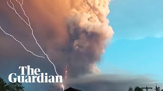 Lightning and ash timelapse footage shows Taal volcano eruption [upl. by Carlen]