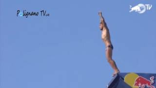 Polignano TV web La vittoria del redbull cliff diving di Alessandro de Rose [upl. by Dolly]