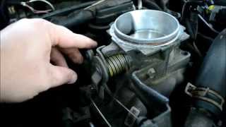 TUTORIAL HOW TO clean Vortec Throttle body 57L Chevy Gmc [upl. by Mitchell183]