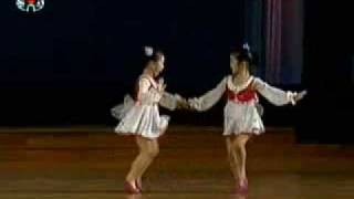 North Korean Childen Dancing quotDont Follow me Butterfliesquot 北朝鮮幼稚園児舞踊 [upl. by Nishi]