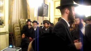 Chilik Frank On Clarinet With Yossi Farkas Peforming At A Wedding [upl. by Sanez]