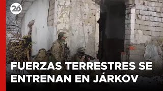 UCRANIA  Militares de las fuerzas terrestres se entrenan en Járkov [upl. by Allak]