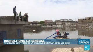 Inondations au Sénégal  plusieurs quartiers de la banlieue de Dakar sous les eaux • FRANCE 24 [upl. by Freudberg]