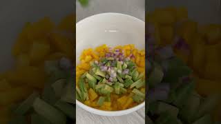 SALADE MANGUE AVOCAT CREVETTES  RECETTES [upl. by Nakada857]